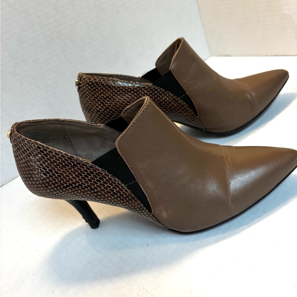 Anne Klein Iflex Booties Size 6.5 beige Leather heels snakeskin shoes